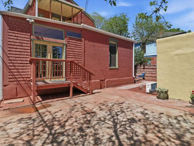 216 9th Street NW, Albuquerque, NM 87102