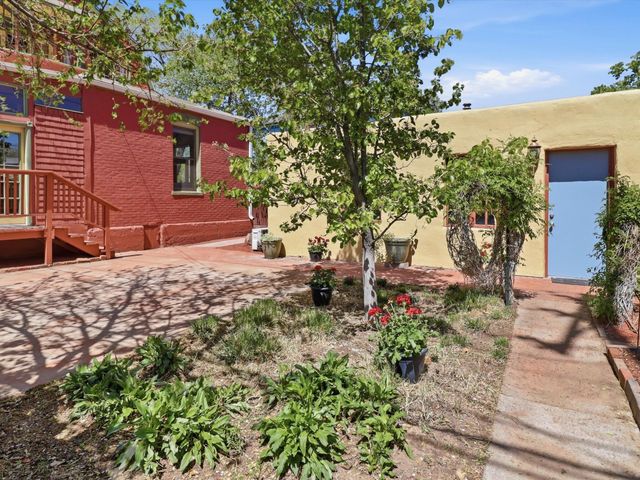 216 9th Street NW, Albuquerque, NM 87102