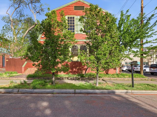 216 9th Street NW, Albuquerque, NM 87102