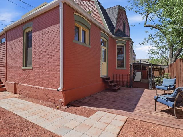 216 9th Street NW, Albuquerque, NM 87102