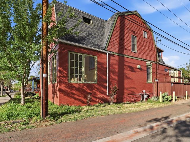 216 9th Street NW, Albuquerque, NM 87102