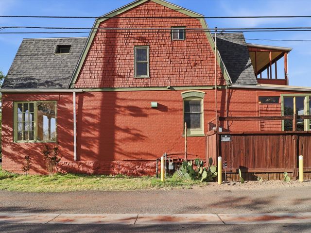 216 9th Street NW, Albuquerque, NM 87102