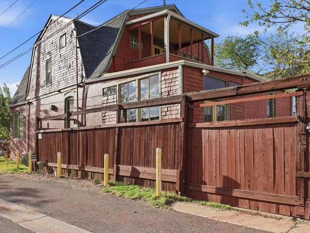 216 9th Street NW, Albuquerque, NM 87102