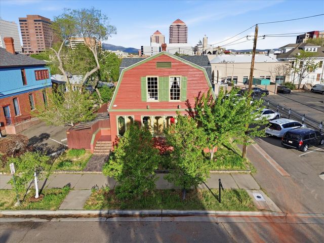 216 9th Street NW, Albuquerque, NM 87102