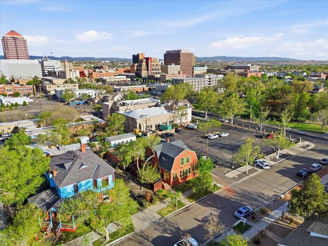 216 9th Street NW, Albuquerque, NM 87102