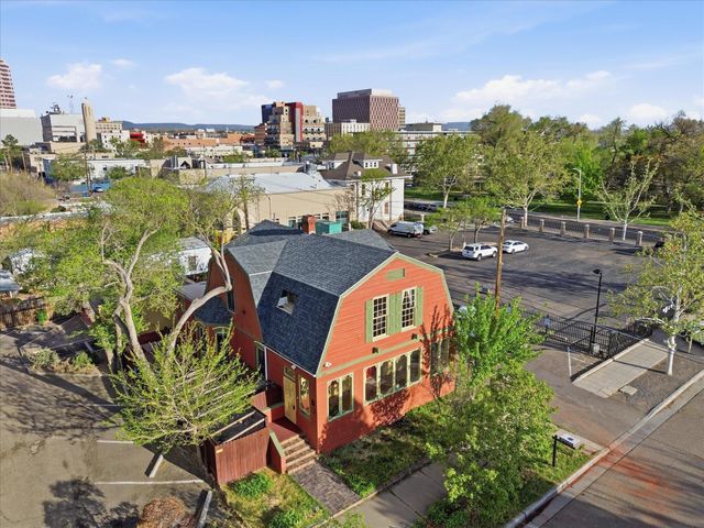 216 9th Street NW, Albuquerque, NM 87102