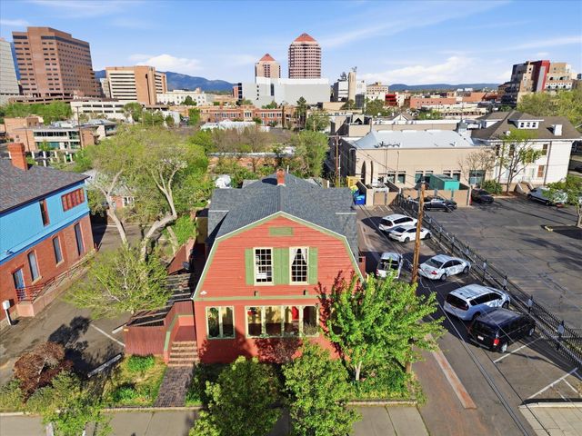 216 9th Street NW, Albuquerque, NM 87102