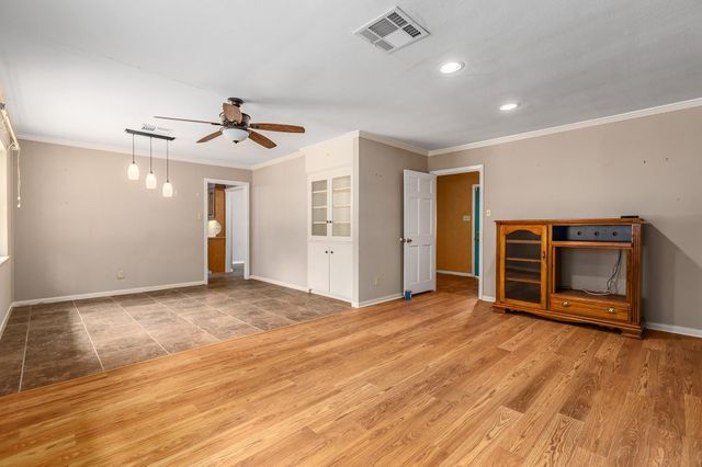 536 Wallisville Road, Liberty, TX 77575