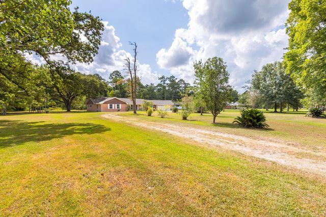 536 Wallisville Road, Liberty, TX 77575