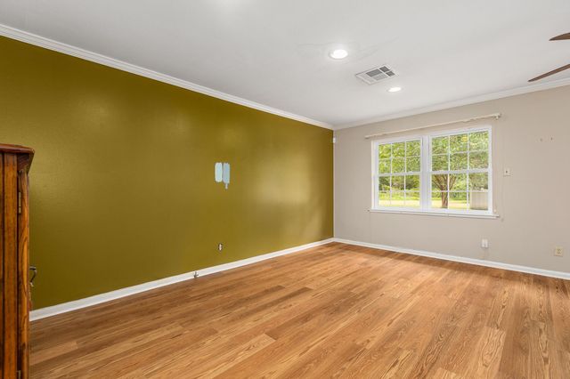 536 Wallisville Road, Liberty, TX 77575