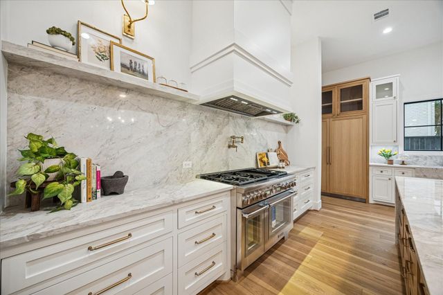 830 Azalea Street, Houston, TX 77018