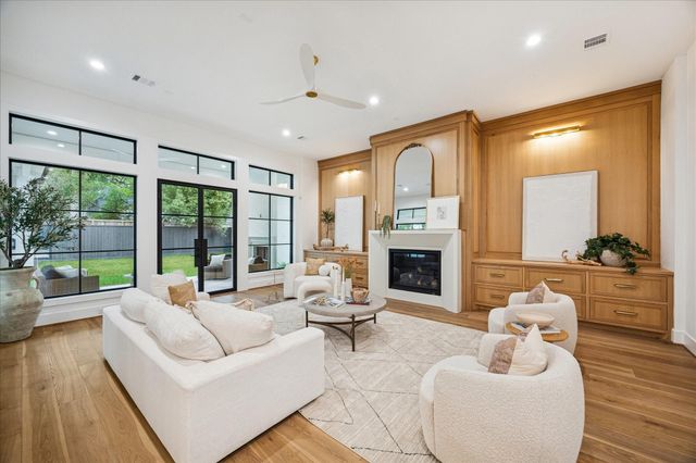 830 Azalea Street, Houston, TX 77018