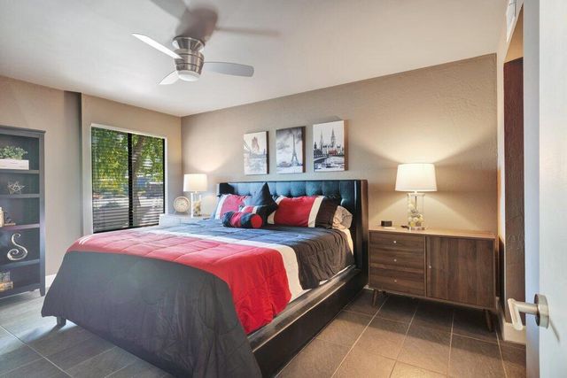 1050 E Ramon Road 3, Palm Springs, CA 92264