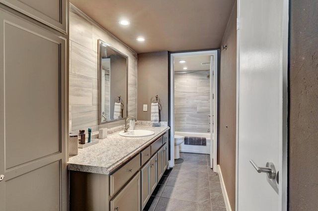 1050 E Ramon Road 3, Palm Springs, CA 92264