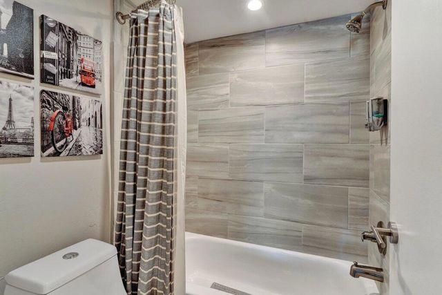 1050 E Ramon Road 3, Palm Springs, CA 92264