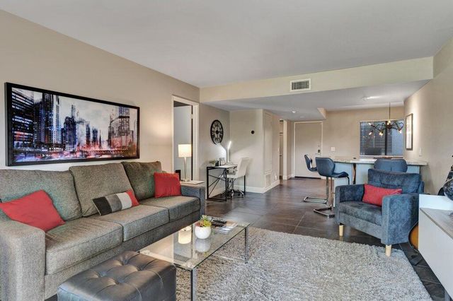 1050 E Ramon Road 3, Palm Springs, CA 92264