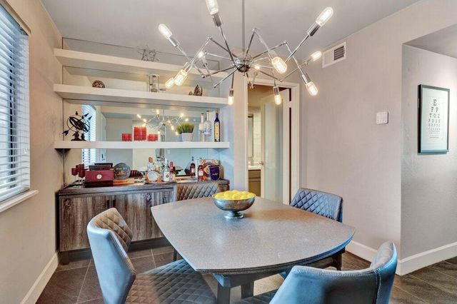 1050 E Ramon Road 3, Palm Springs, CA 92264