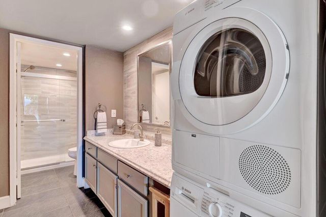 1050 E Ramon Road 3, Palm Springs, CA 92264