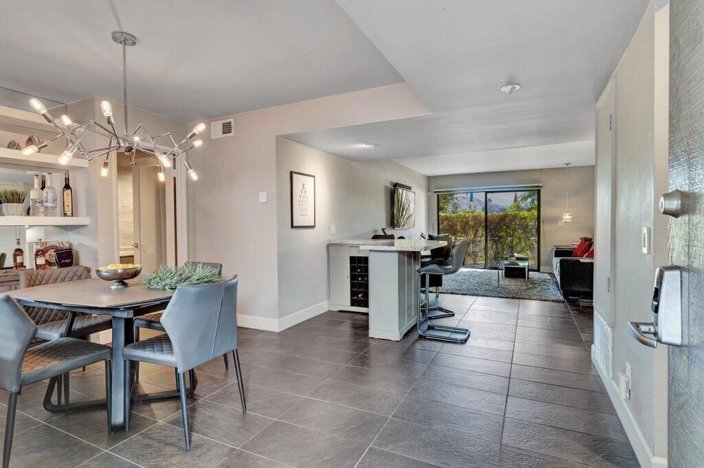 1050 E Ramon Road 3, Palm Springs, CA 92264