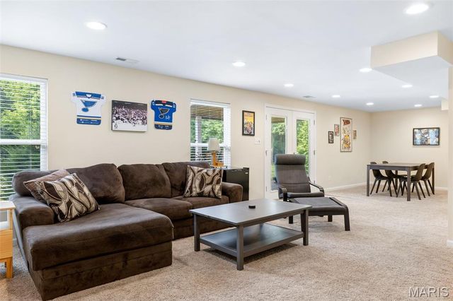38 Eagle Spur Court, St Charles, MO 63303