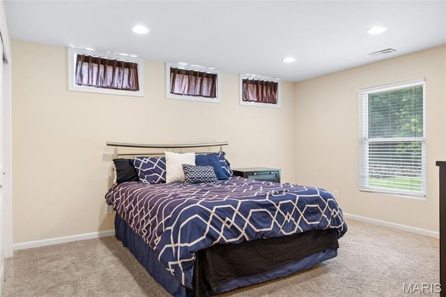 38 Eagle Spur Court, St Charles, MO 63303