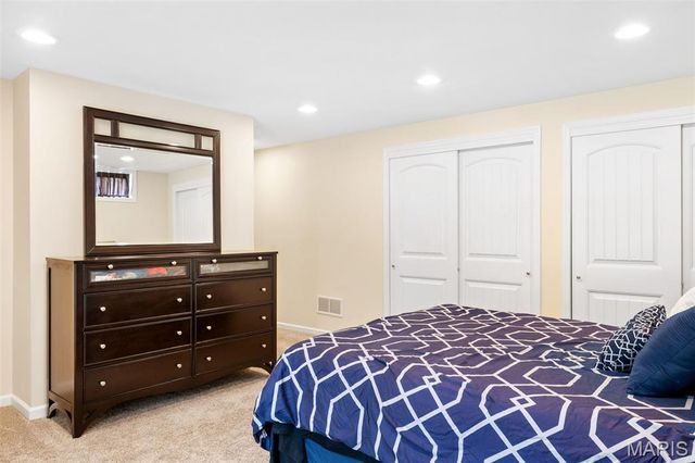 38 Eagle Spur Court, St Charles, MO 63303