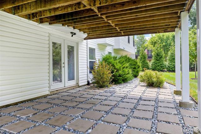 38 Eagle Spur Court, St Charles, MO 63303