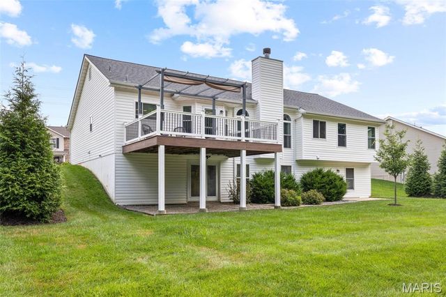 38 Eagle Spur Court, St Charles, MO 63303