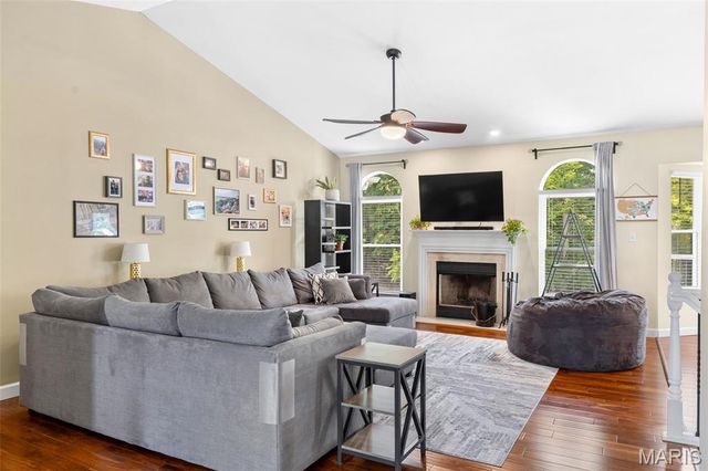38 Eagle Spur Court, St Charles, MO 63303