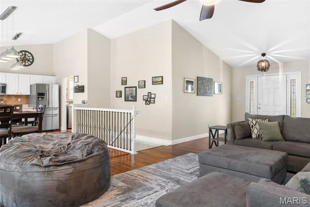 38 Eagle Spur Court, St Charles, MO 63303