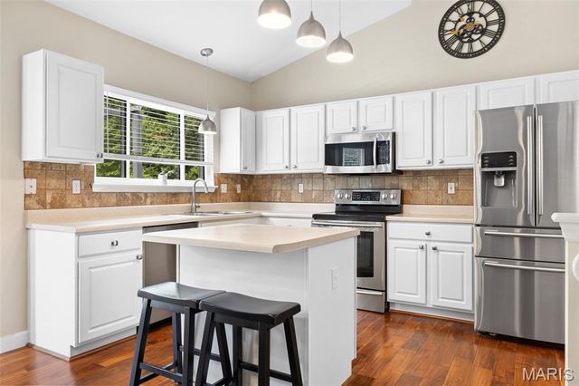 38 Eagle Spur Court, St Charles, MO 63303