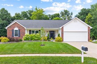 38 Eagle Spur Court, St Charles, MO 63303