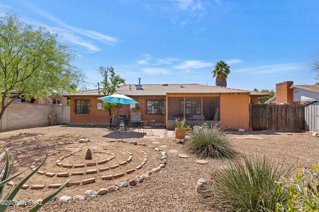 2825 E Arroyo Chico, Tucson, AZ 85716