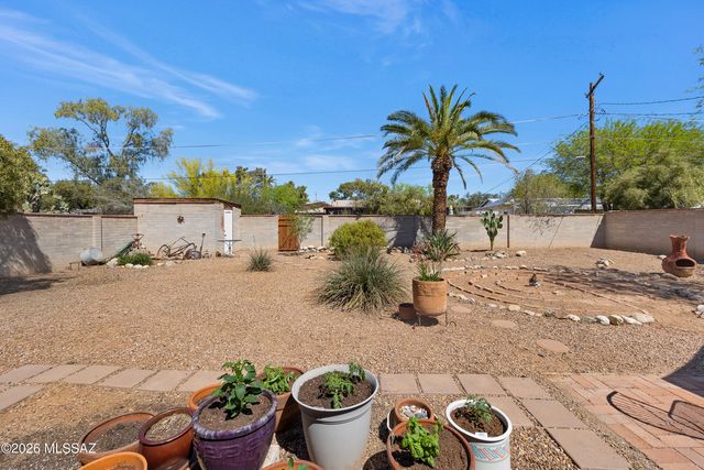 2825 E Arroyo Chico, Tucson, AZ 85716