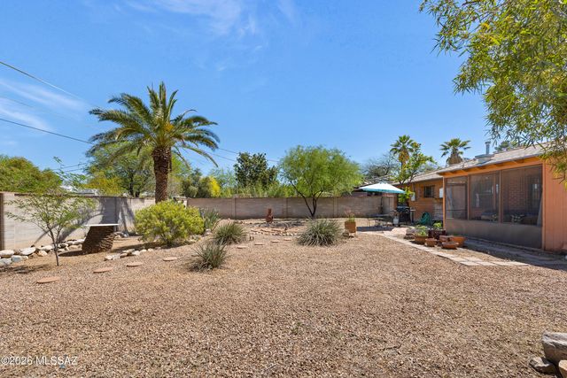 2825 E Arroyo Chico, Tucson, AZ 85716