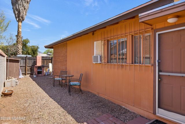 2825 E Arroyo Chico, Tucson, AZ 85716