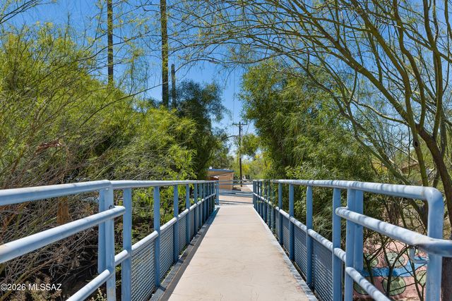 2825 E Arroyo Chico, Tucson, AZ 85716