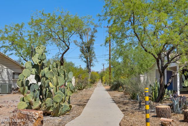 2825 E Arroyo Chico, Tucson, AZ 85716