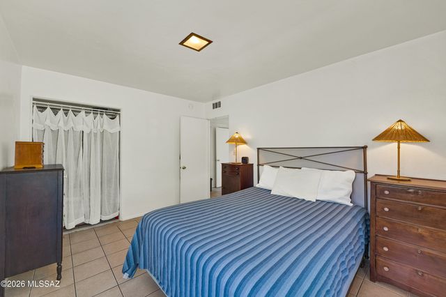 2825 E Arroyo Chico, Tucson, AZ 85716