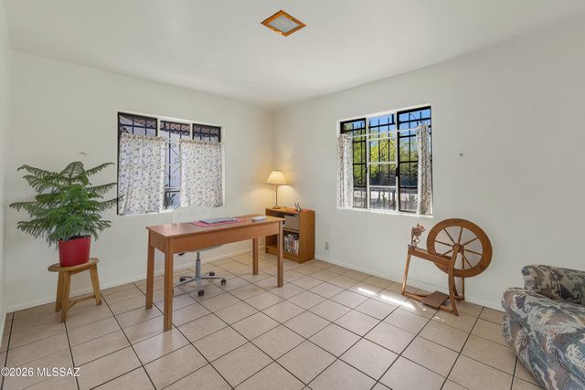 2825 E Arroyo Chico, Tucson, AZ 85716