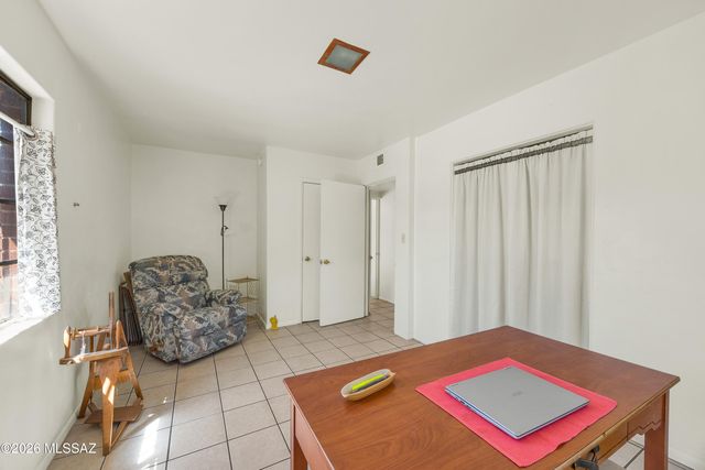 2825 E Arroyo Chico, Tucson, AZ 85716