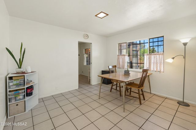 2825 E Arroyo Chico, Tucson, AZ 85716