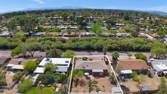 2825 E Arroyo Chico, Tucson, AZ 85716