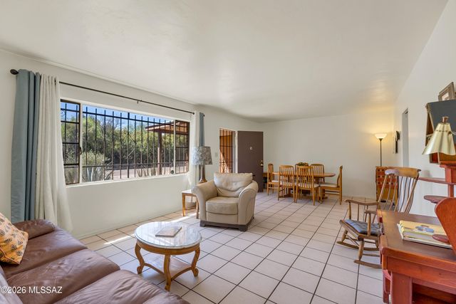 2825 E Arroyo Chico, Tucson, AZ 85716