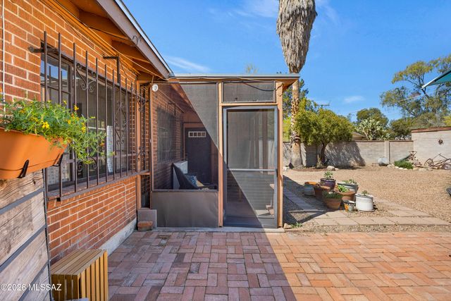 2825 E Arroyo Chico, Tucson, AZ 85716