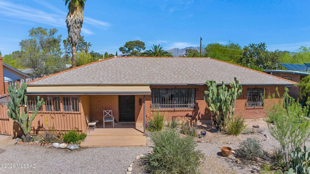 2825 E Arroyo Chico, Tucson, AZ 85716