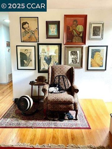 362 Summit Ct, Pinole, CA 94564