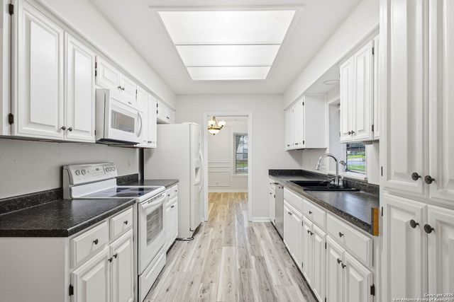 13123 Hunters Spring, San Antonio, TX 78230