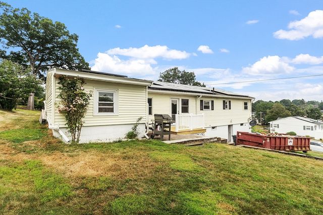 87 East St, Methuen, MA 01844