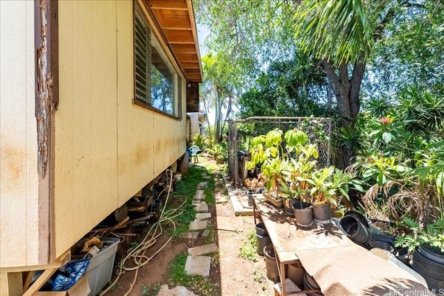 41-569 Inoaole Street, Waimanalo, HI 96795
